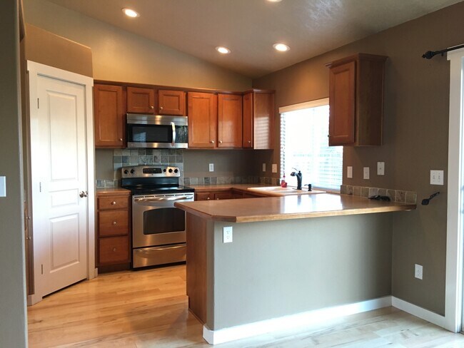 Foto del edificio - Perfect 4 bed 2.5 ba home in the desirable...