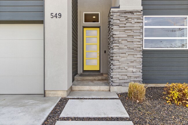 Foto del edificio - 549 W Buroak Dr