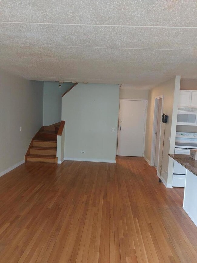 Building Photo - 711 W Gordon Terrace