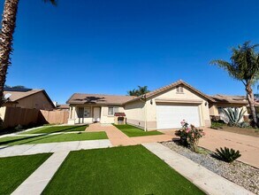 Building Photo - 825 Socin Ct