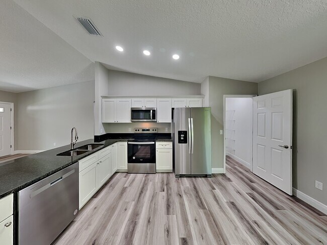 Foto del edificio - 9399 N Del Rio Way