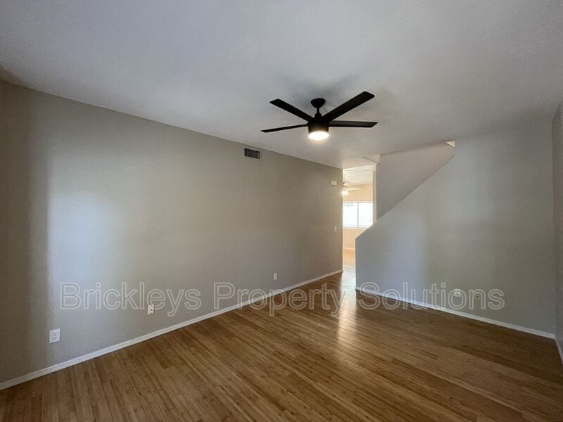 Primary Photo - 1019 W Scorpio Dr