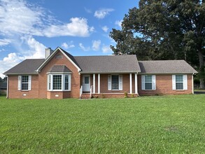 Building Photo - 718 Doak Rd