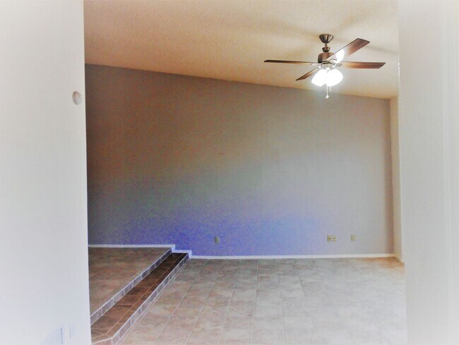 Foto del edificio - 3366 E Trevino Dr