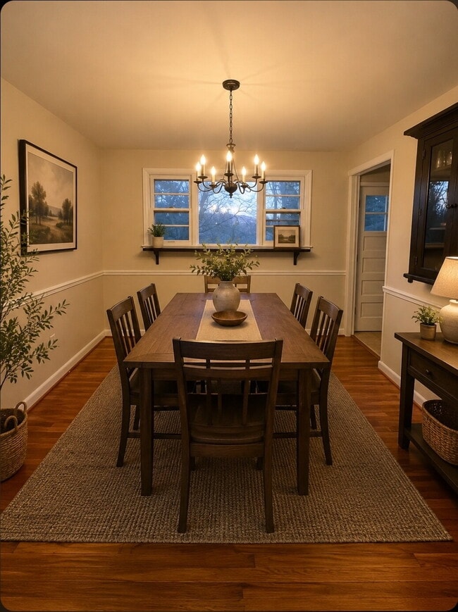 Building Photo - "Spacious 5-Bedroom Retreat with Cozy Fireplace in Fort Washington!"