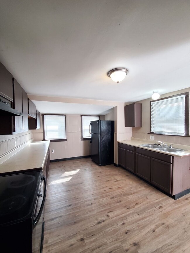 Foto del edificio - 4 BEDROOM SINGLE FAMILY HOME
