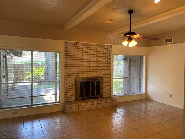 Foto del edificio - 1806 Ruella Ln