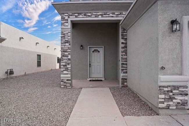 Building Photo - 14816 William Meshel Dr