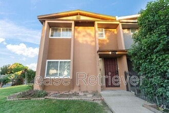 Building Photo - 990 Palm Cir