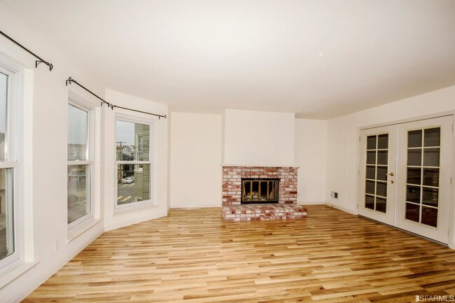 Building Photo - 383 31st Ave