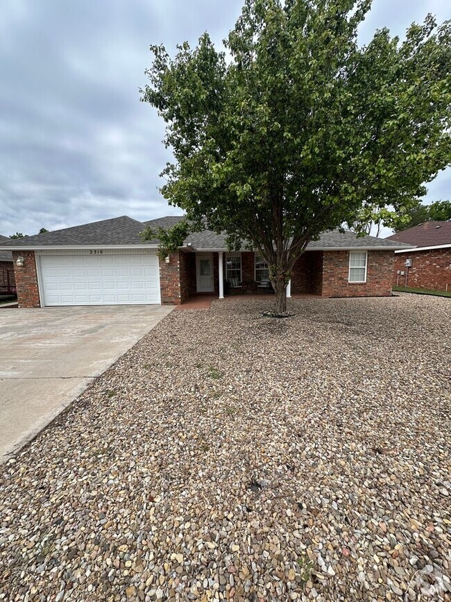 Building Photo - 2316 Jadyn Ln