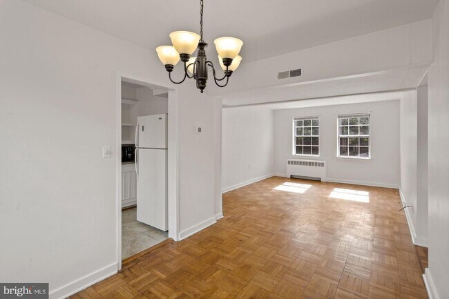 Foto del edificio - 6619 10th St