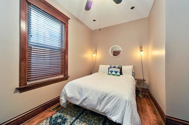 Foto del edificio - 3506 N Damen Ave