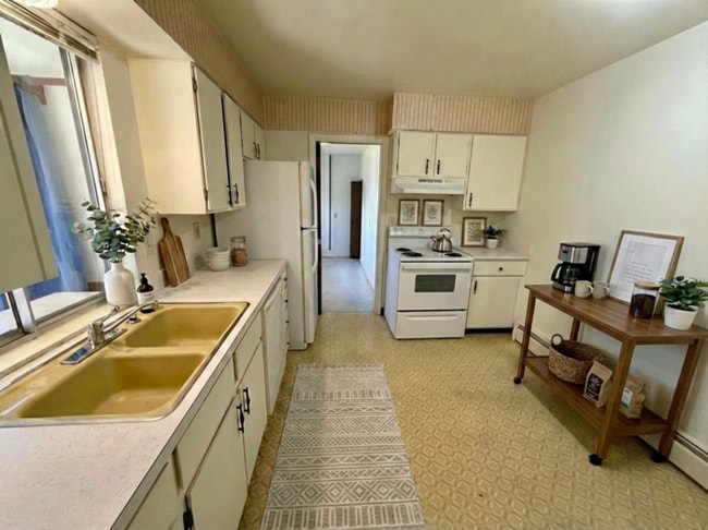 Building Photo - ***MOVE-IN SPECIAL 2 WEEKS FREE***2 Bed, 1.5 Bath Duplex for Rent in Fort Collins!