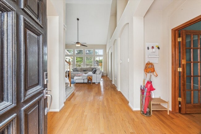 Foto del edificio - 13907 Carrington Ln