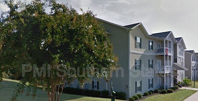 Foto del edificio - 631 McKenna Cir