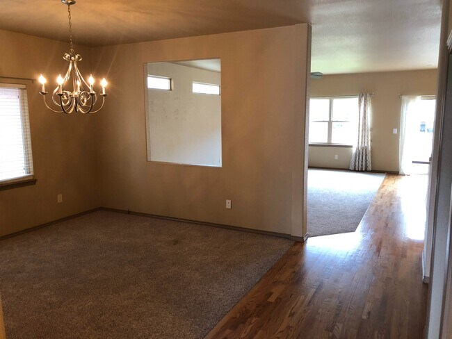 Building Photo - Ranch Style 4 Bedroom Home in Cordera...sh...