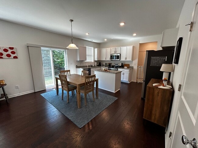 Building Photo - Beautiful 3 Bedroom Home for Rent