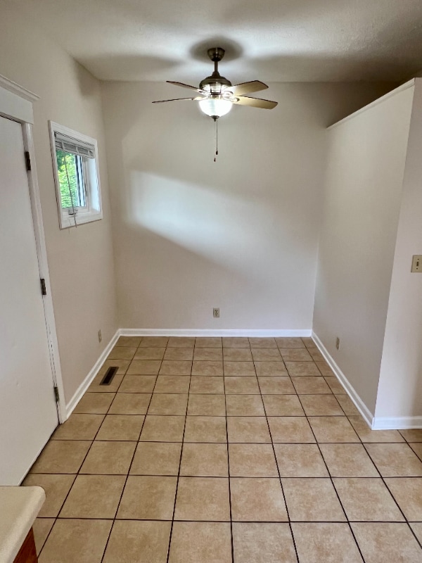 Foto del edificio - 1823 Hutchins Ave