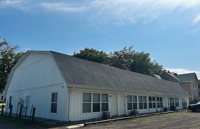 Foto del edificio - 320 Stanton Ave