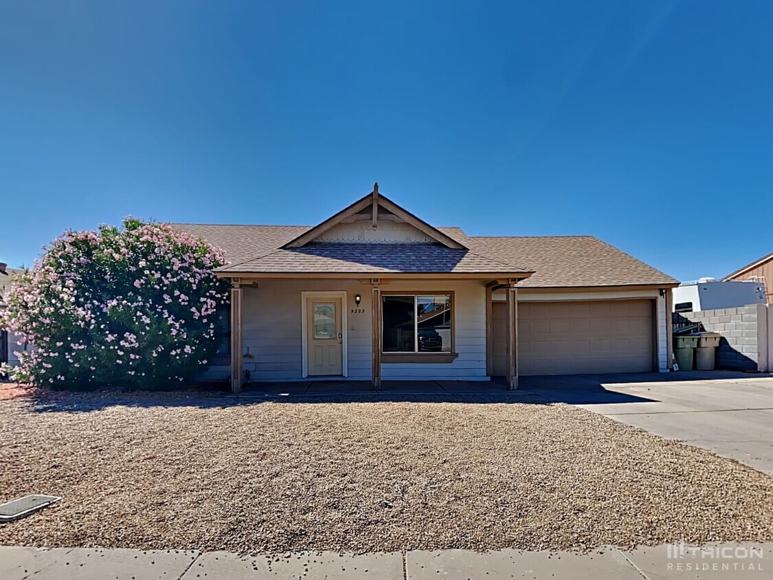 Primary Photo - 5223 W Aster Dr