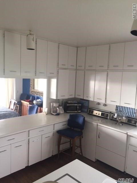 Building Photo - 2200 Sound Dr