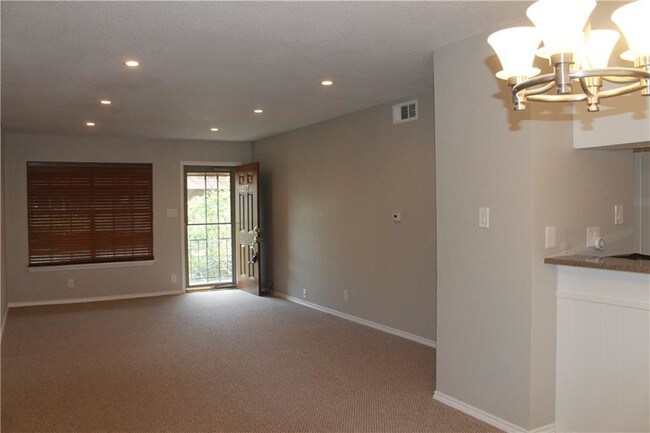 Foto del edificio - 7801 Shoal Creek Blvd