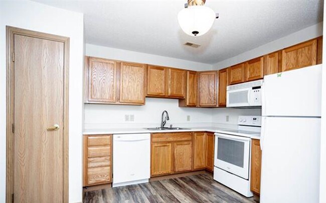 Foto del edificio - 7430 S Louise Ave