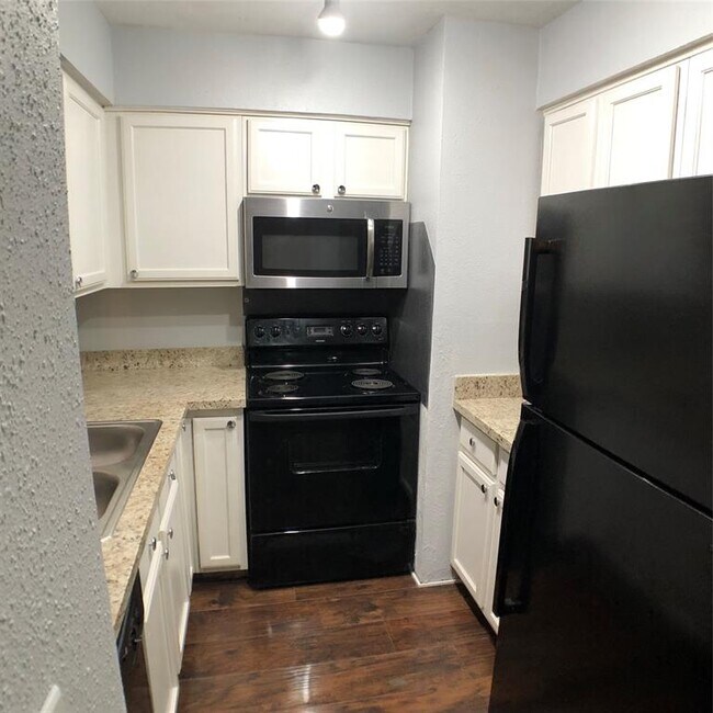 Building Photo - 17202 Imperial Valley Dr