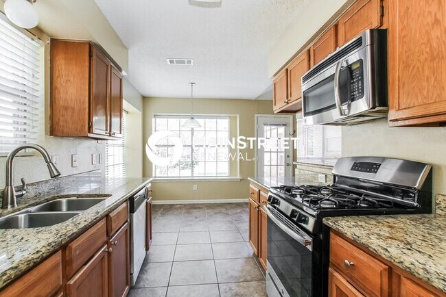 Foto del edificio - 4 Bedroom Pet-Friendly Home in Humble, TX with Main Street Renewal