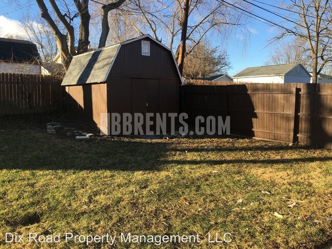 Building Photo - 206 Ironwood Dr