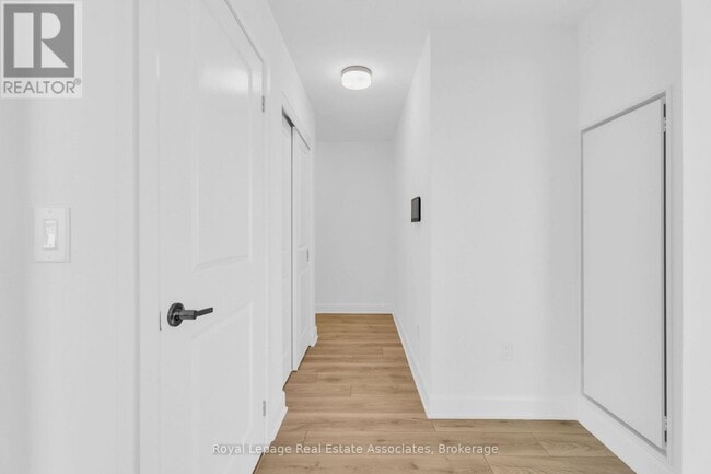 Building Photo - 3240-3240 William Coltson Ave