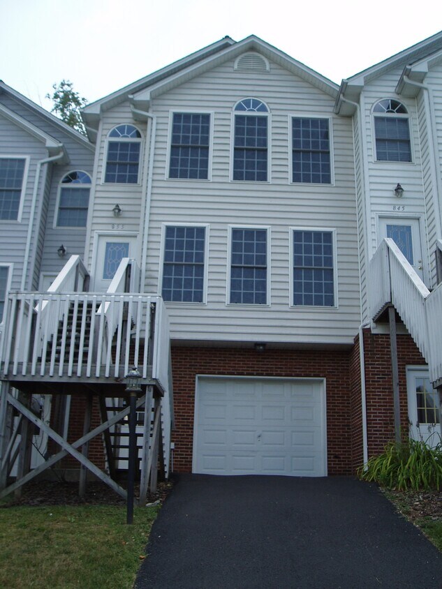 855 Collins St, Christiansburg, VA 24073 Townhome Rentals in Christiansburg VA