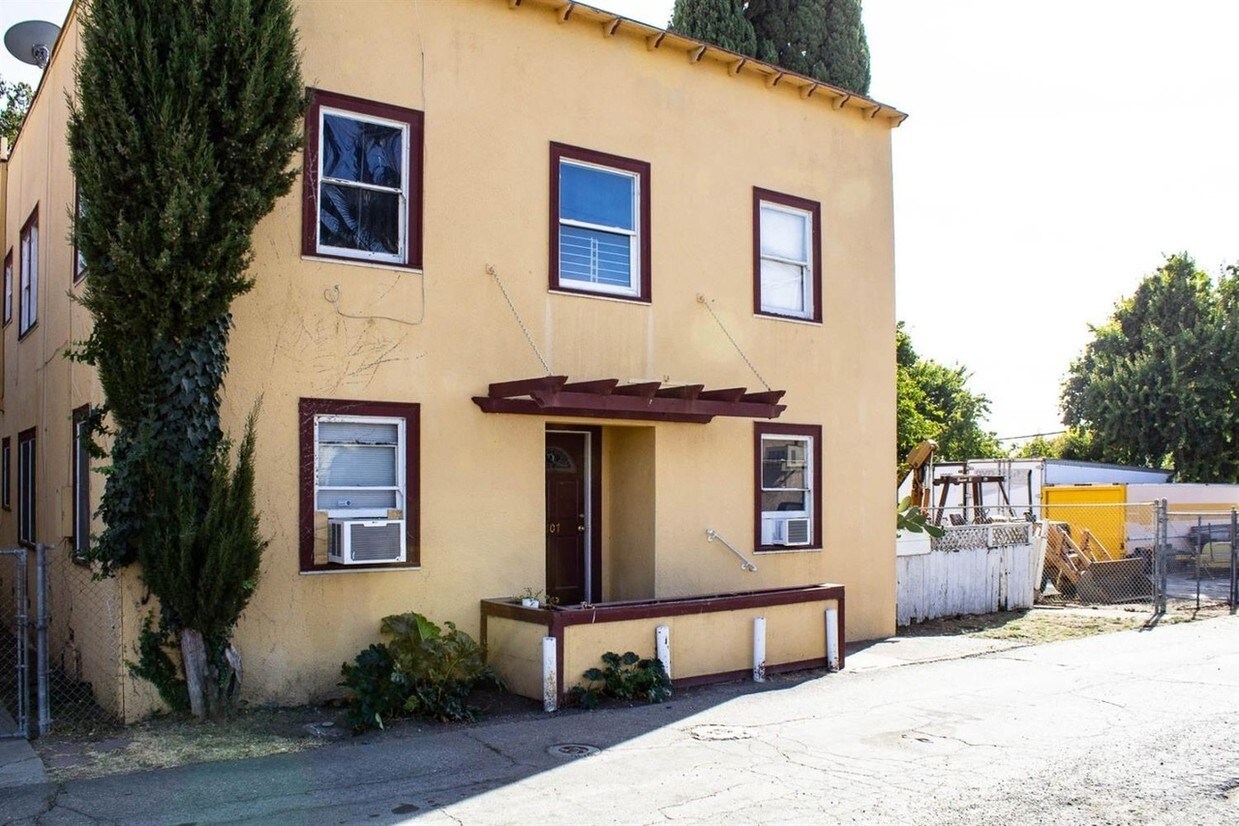 Primary Photo - Isleton, CA  95641