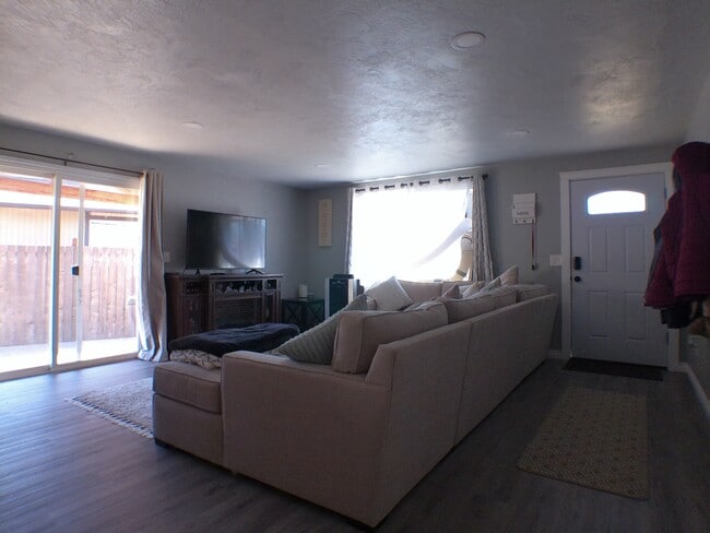 Building Photo - 1474-MHH1474 Rozilla Ct NE