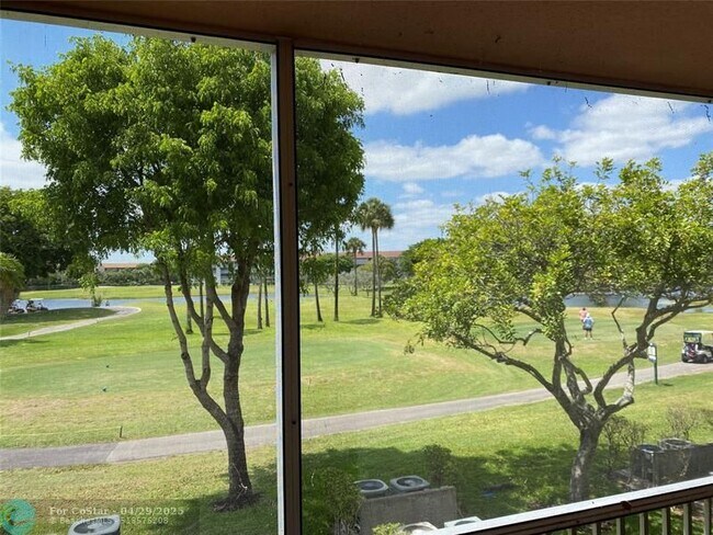 Foto del edificio - 850 SW 133rd Terrace