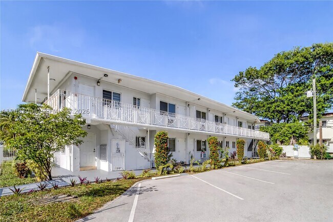 Foto del edificio - 8129 Abbott Ave