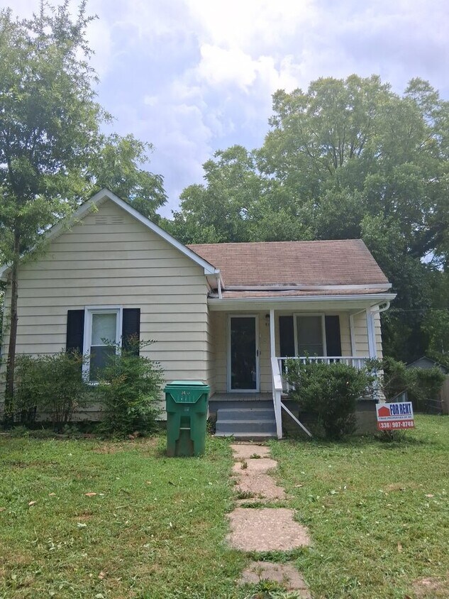 Primary Photo - MOVE IN APRIL WITH SPRING IN THE AIR!!!