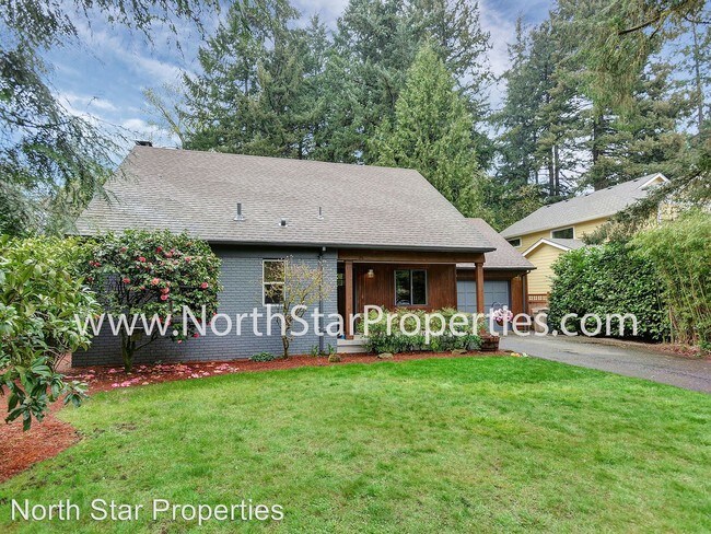 Building Photo - 3 br, 2 bath House - 1097 C Ave.