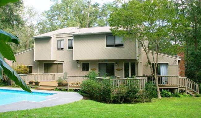 Building Photo - 3204 Adwood Dr