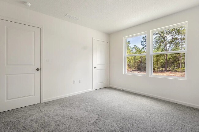Foto del edificio - 552 Brookside Dr