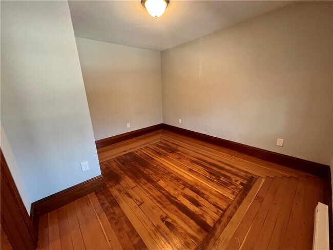 Foto del edificio - 274 Waterman Ave