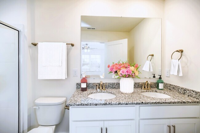 Building Photo - 2458 Legg Ln