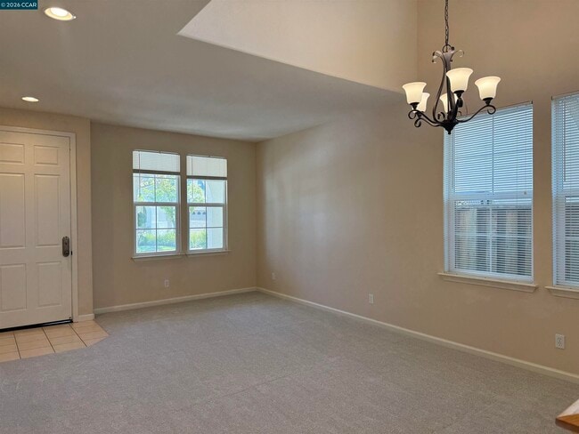 Building Photo - 2504 McLaren Ln