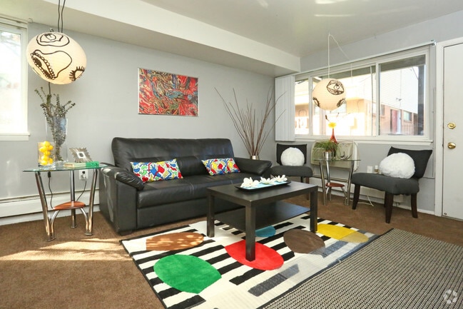 1 BR, 1 BA - 624 SF - Anthos Gardens