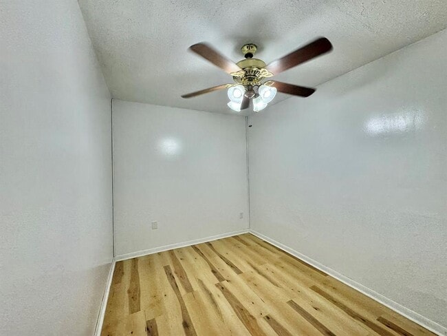 Building Photo - 11414 Sralla Rd