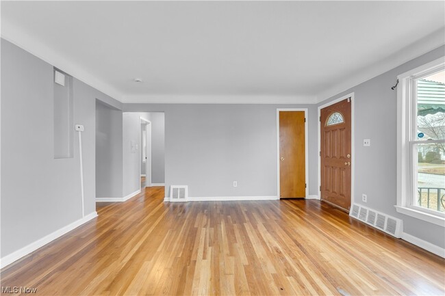 Building Photo - 24581 Hartland Rd