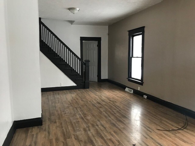 Building Photo - 1711 S Scott St