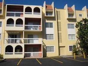 Building Photo - 7865 Camino Real