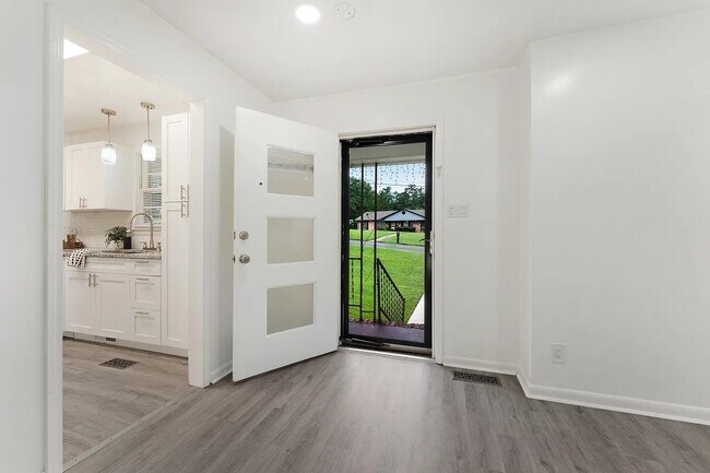 Foto del edificio - 3224 Windsor Ln